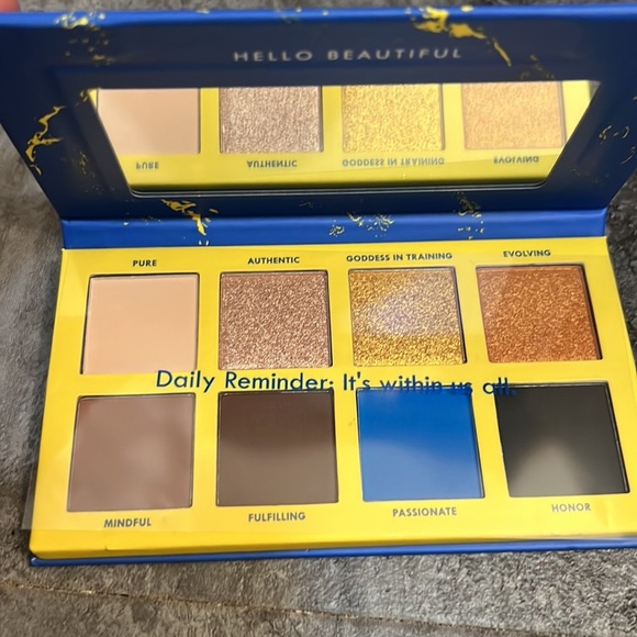 CHELLA - Divine Purpose Eyeshadow Palette Limited Edition - Picture 2 of 6